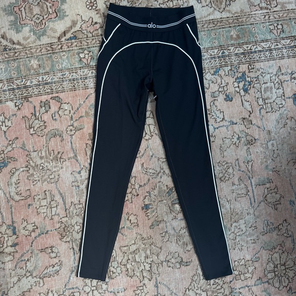 Authentic Alo black set - Picture 4 of 5